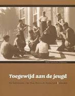 Toegewijd aan de jeugd 9789070956721, Boeken, Verzenden, Zo goed als nieuw, Marie-Antoinette Willemsen