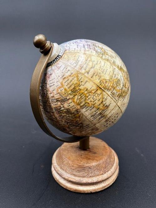 Celestial and terrestrial globes - 1970-1980, Antiek en Kunst, Curiosa en Brocante