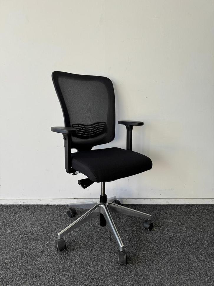 Ahrend Sqala bureaustoel -  nieuwe zwart gestoffeerde zittin, Articles professionnels, Aménagement de Bureau & Magasin | Mobilier de bureau & Aménagement