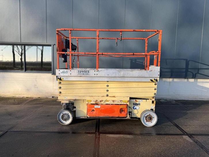 Veiling: Schaarlift JLG 3246ES Elektrisch 11.68m 2013, Articles professionnels, Machines & Construction | Ascenseurs, Échafaudages & Échelles