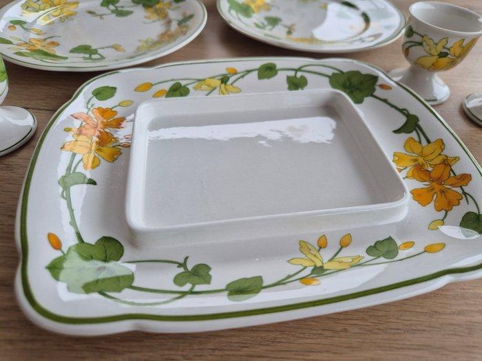 Villeroy & Boch - Eetservies (9) - Geranium - Porselein -, Antiek en Kunst, Antiek | Meubels | Tafels