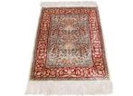 Silk Hereke Signed Carpet with Mehrab Design - Luxe pur ~1, Huis en Inrichting, Stoffering | Tapijten en Vloerkleden, Nieuw