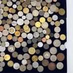 Wereld. Weltmünzen-Lot mit 300 Stück Münzen (Zonder