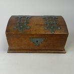 Cercueil - Art nouveau - coffre à coupole - coffre à bijoux