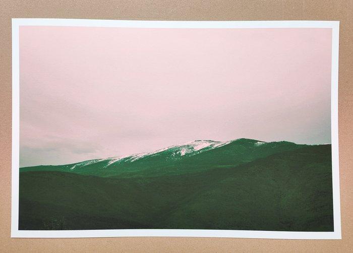 Viet Ha Tran - A cold morning II, Antiek en Kunst, Kunst | Designobjecten