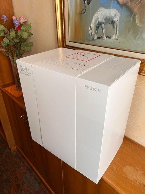 Sony - Playstation 5 (PS5) - Pro 30th anniversary Bundle -, Games en Spelcomputers, Spelcomputers | Overige Accessoires