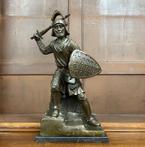Sculpture, Figurant un guerrier médiéval - 41 cm - Bronze -