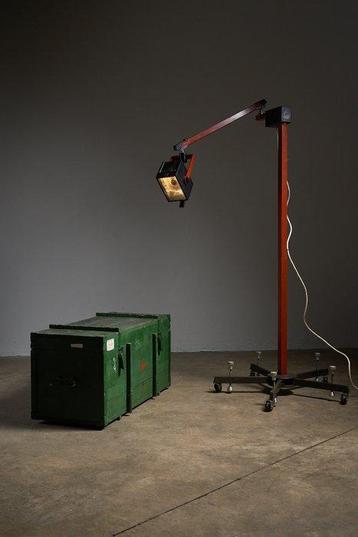 Lamp - Metaal - Industriële vloerlamp met krat beschikbaar voor biedingen