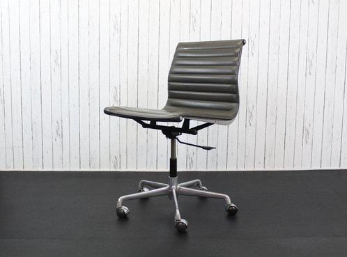 ICF - Charles & Ray Eames - Bureaustoel - EA117 - Leder,, Antiek en Kunst, Antiek | Meubels | Stoelen en Sofa's