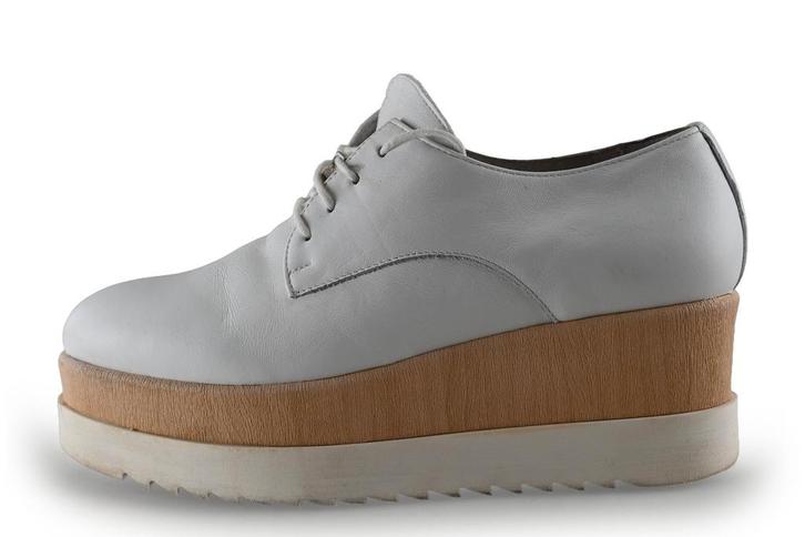 Stella Mccartney sneakers in maat 40 Wit | 5% korting, Kleding | Dames, Schoenen, Wit, Zo goed als nieuw, Sneakers, Verzenden