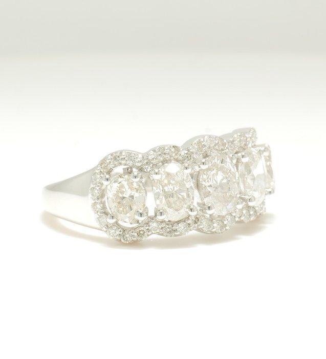 Statement ring - 14 karaat Witgoud - 1.95ct. tw. Diamant, Handtassen en Accessoires, Antieke sieraden