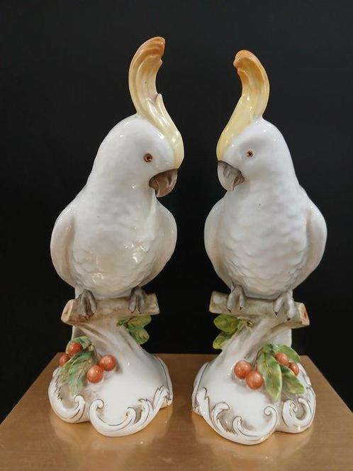 Vista Alegre - Figurine - Couple of cockatoo parrots -, Antiek en Kunst, Antiek | Glaswerk en Kristal