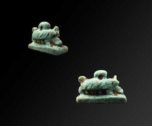 Oud-Egyptisch Faience Amulet van de godin Nut als een zeug -, Antiek en Kunst, Antiek | Overige Antiek