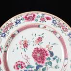 Assiette - Assiette aux émaux de la Famille Rose à décor de