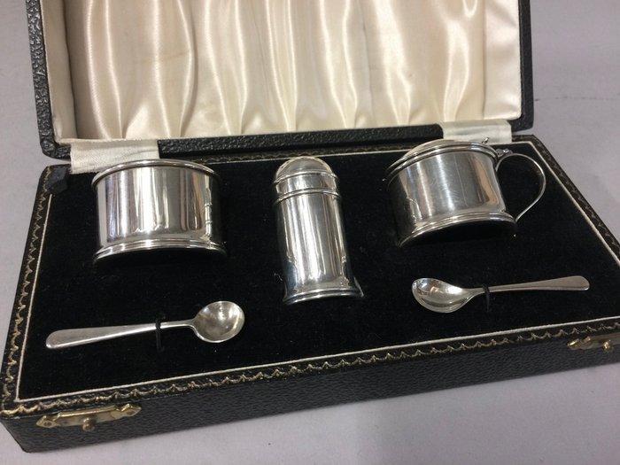 Kandelaar (3) - peper zout en mosterd garnituur in cassette, Antiek en Kunst, Antiek | Zilver en Goud