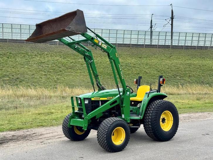 John Deere 4600 compact met voorlader 4X4 hydrostaat GEEN BT, Zakelijke goederen, Landbouw | Tractoren, Ophalen