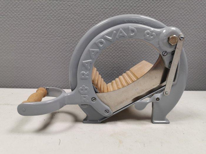 Raadvad - Ove Larsen - Coupe-pain - Modèle 294 - Fonte, Antiek en Kunst, Antiek | Keukengerei