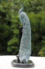 sculptuur, indrukwekkend bronzen pauw op marmer kunstwerk -