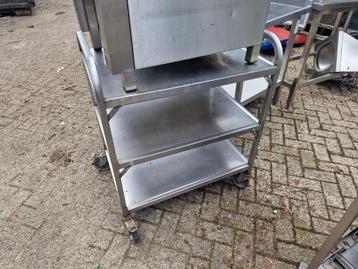 Serveerwagen  80x55x96cm bxdxh beschikbaar voor biedingen