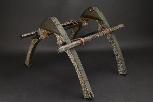 Ox Saddle with Mother-of-Pearl Inlay – Traditional Japanese, Antiek en Kunst, Antiek | Overige Antiek