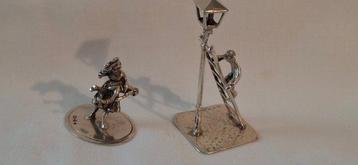 Personnage miniature - Spanking miniatuur en een lantaarn op