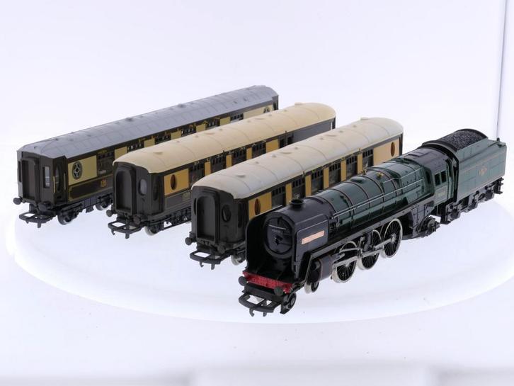 Schaal 00 Tri-ang R.552, R.223, R228 en R.328 stoomlocomo..., Hobby en Vrije tijd, Modeltreinen | Overige schalen, Gelijkstroom