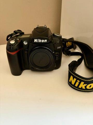 Nikon D90 + MB-D80 Digitale reflex camera (DSLR) beschikbaar voor biedingen