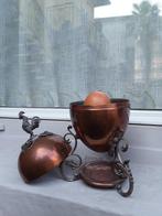 Decoratief ornament - Italië - Eierhouder in koper, Antiek en Kunst