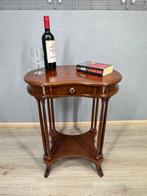 Elegante bijzettafel met intarsia decoratie - Bijzettafel -