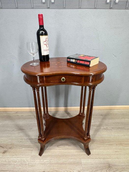 Elegante bijzettafel met intarsia decoratie - Bijzettafel -, Antiek en Kunst, Curiosa en Brocante