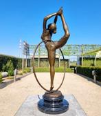 sculptuur, Ballerina met hoepel - 40 cm - Brons