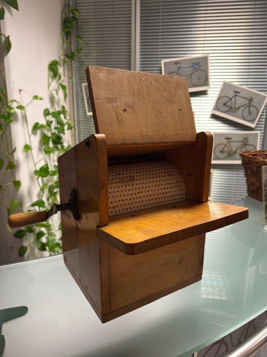 Cantoni - Kaasrasp - Hout, Antiek en Kunst, Antiek | Keukengerei