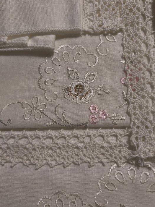 Bassetti - tombolo 80 - Drap de lit - 220 cm - 190 cm, Antiek en Kunst, Antiek | Overige Antiek