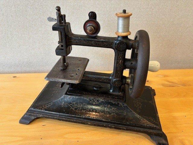 Div. Naaimachine (3) - IJzer - Kettingsteek Baby, Antiek en Kunst, Curiosa en Brocante