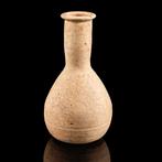 Romain antique Unguentarium en terracotta pour contenir des