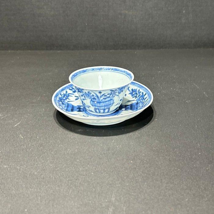 Kop en schotel - Porselein - Kangxi kop en schotel, Antiek en Kunst, Antiek | Overige Antiek