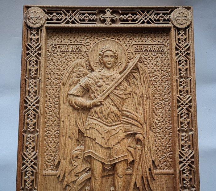 Icoon - Prachtige houten beeldje van aartsengel Michael. -, Antiek en Kunst, Antiek | Boeken en Manuscripten