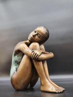 Beeld, Bronze Hand-crafted Girl - 26 cm - Brons