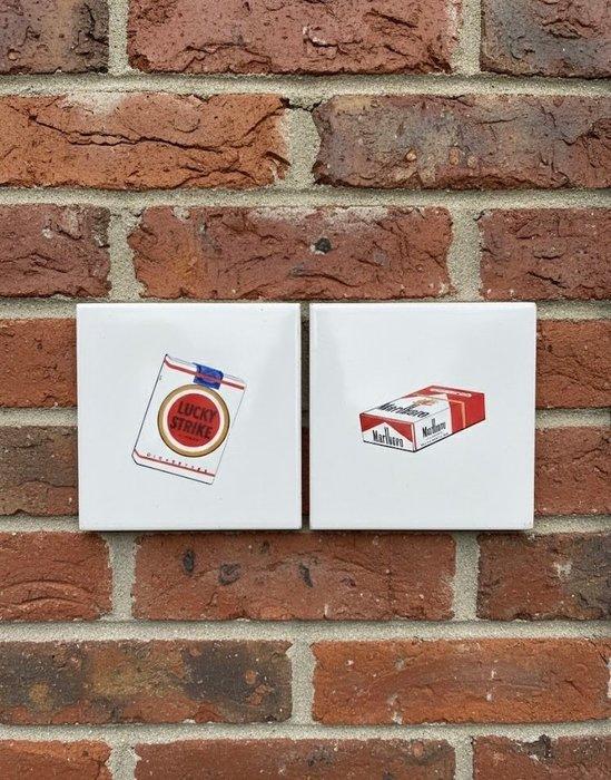 Tegel - POP ART MUSEUM PIECES – Vintage Lucky Strike &, Antiek en Kunst, Curiosa en Brocante