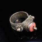 Antiek Joods Jemenitisch Zilver - Ring - Met roze agaatsteen