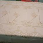 Tafelkleed (13) - 240 cm - 180 cm - Mantel geborduurd