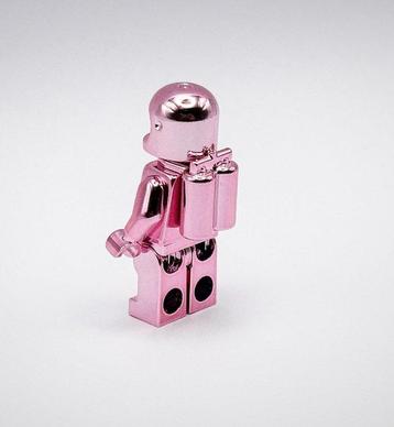 Lego Minifigurine - Classic Space - Chrome Pink Plated, Enfants & Bébés, Jouets | Duplo & Lego