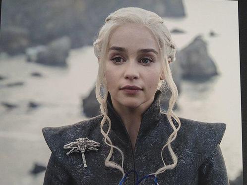 Game of Thrones - Signed by Emilia Clarke, with Letter of, Verzamelen, Film en Tv