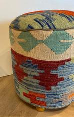 Poef - Wol, Hout, Antiek en Kunst