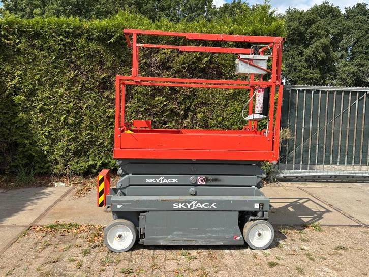 SkyJack SJ III 3219 8m schaarhoogwerker 1.5km skyjack, Articles professionnels, Machines & Construction | Ascenseurs, Échafaudages & Échelles