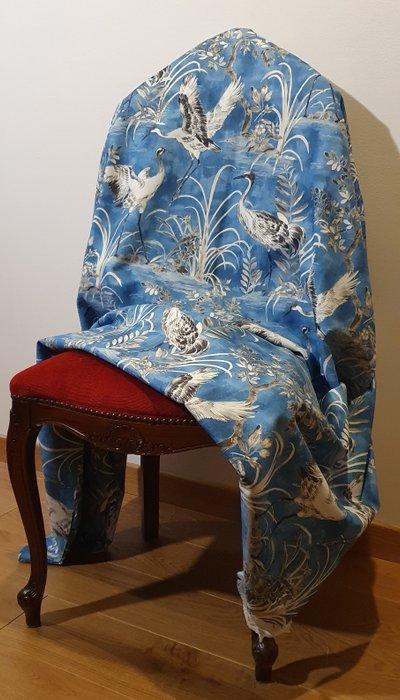 Exclusief oosters stof in blauwe duif - Gieren in vlucht -, Antiek en Kunst, Antiek | Tapijten, Tafelkleden en Textiel