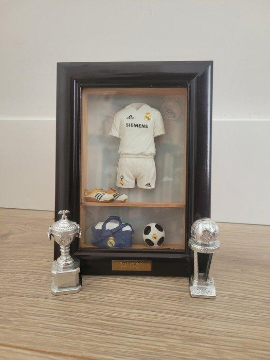 Real Madrid - Tafelstuk/diorama Seizoen 2005-2006 + 2 mini, Verzamelen, Overige Verzamelen
