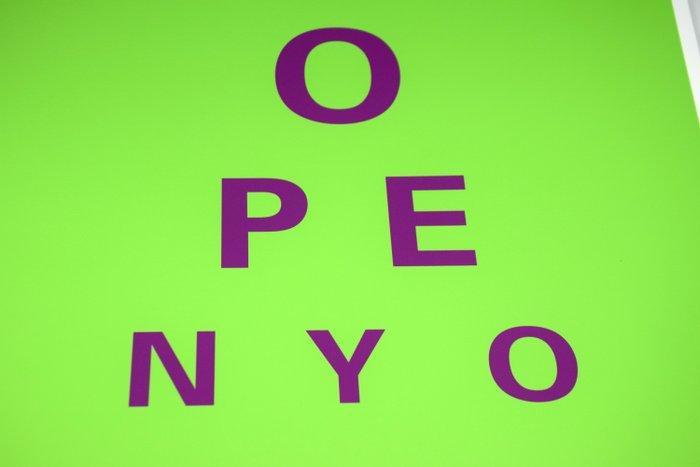 Alex Bucklee (XX-XXI) - Eye Test, Antiquités & Art, Art | Objets design