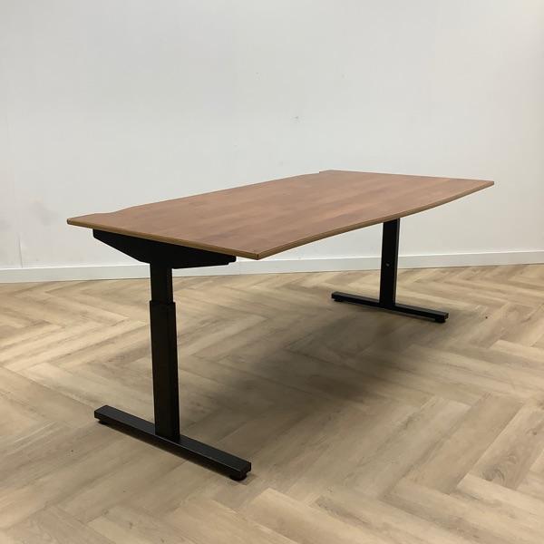 Refurbished verstelbaar hoekbureau (rechts), 180x90/80 cm, Huis en Inrichting, Bureaus, Bureau, In hoogte verstelbaar