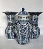 Royal Sphinx Petrus Regout - Vase (3) - bleu de Delft -, Antiek en Kunst